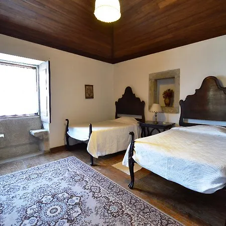 Casa Dos Assentos De Quintiaes 巴塞卢什