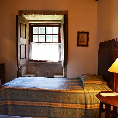 Casa Dos Assentos De Quintiaes 住宿加早餐酒店