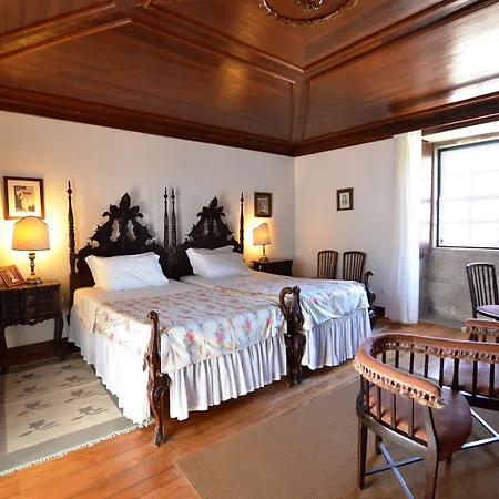 Casa Dos Assentos De Quintiaes 住宿加早餐酒店 4*