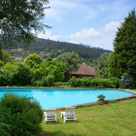 Casa Dos Assentos De Quintiaes 住宿加早餐酒店