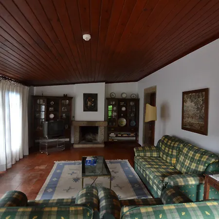 Casa Dos Assentos De Quintiaes 住宿加早餐酒店