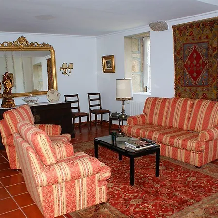 Casa Dos Assentos De Quintiaes