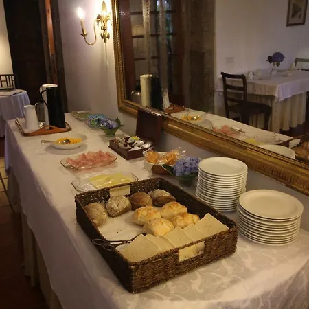 Casa Dos Assentos De Quintiaes 巴塞卢什