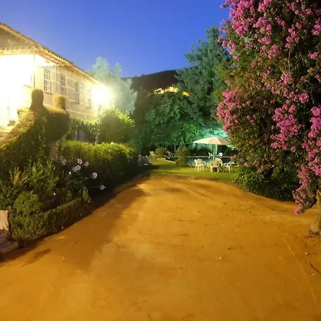 Casa Dos Assentos De Quintiaes 4*