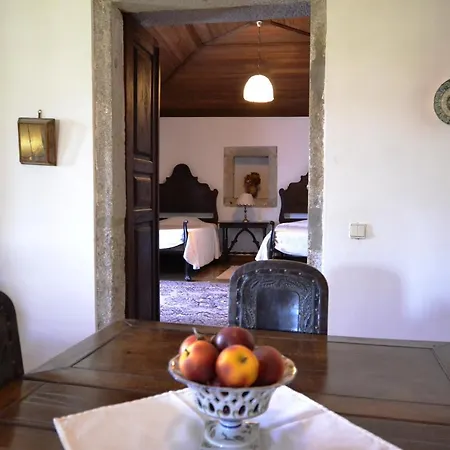 Casa Dos Assentos De Quintiaes 住宿加早餐酒店 4*