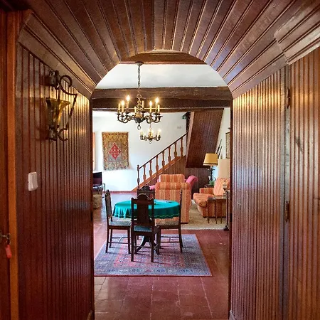 Casa Dos Assentos De Quintiaes 住宿加早餐酒店 巴塞卢什