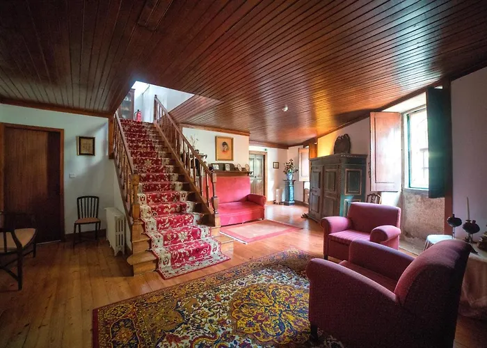 Casa Dos Assentos De Quintiaes Bed & Breakfast Barcelos