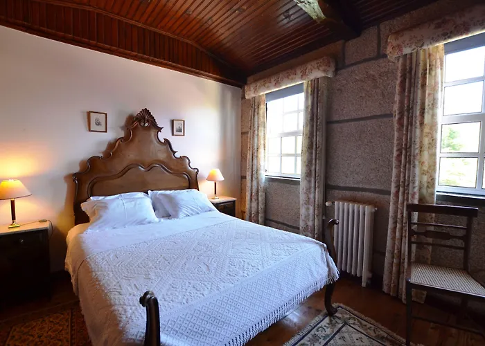 Casa Dos Assentos De Quintiaes Bed & Breakfast Barcelos