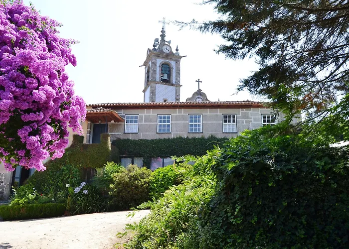 Casa Dos Assentos De Quintiaes Bed & Breakfast Barcelos