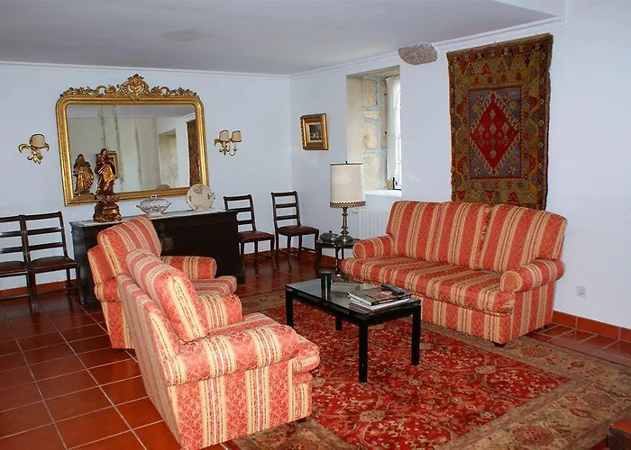 Casa Dos Assentos De Quintiaes