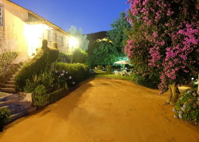 Casa Dos Assentos De Quintiaes 4*