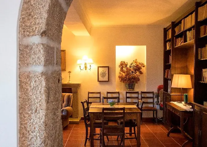 Casa Dos Assentos De Quintiaes Bed & Breakfast 4*